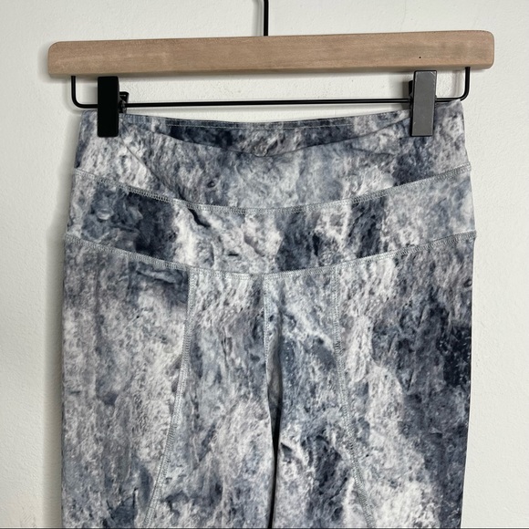 Varley Bedford Tight Crop Leggings Silver Tie Dye Size S Activewear - Picture 5 of 13